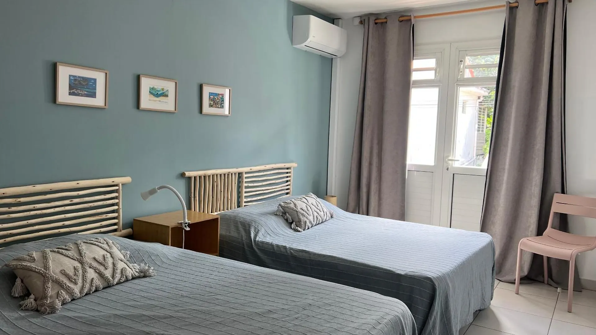 Le Toutapied , Sainte-Anne, Appartement En Plein Centre