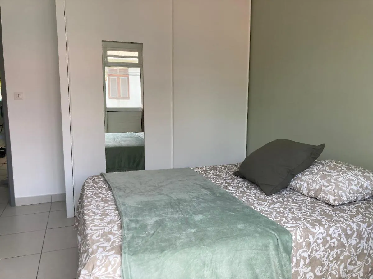 Le Toutapied , Sainte-Anne, Appartement En Plein Centre