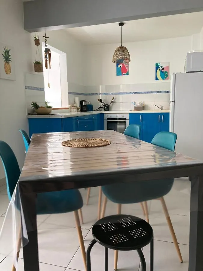 Le Toutapied , Sainte-Anne, Appartement En Plein Centre