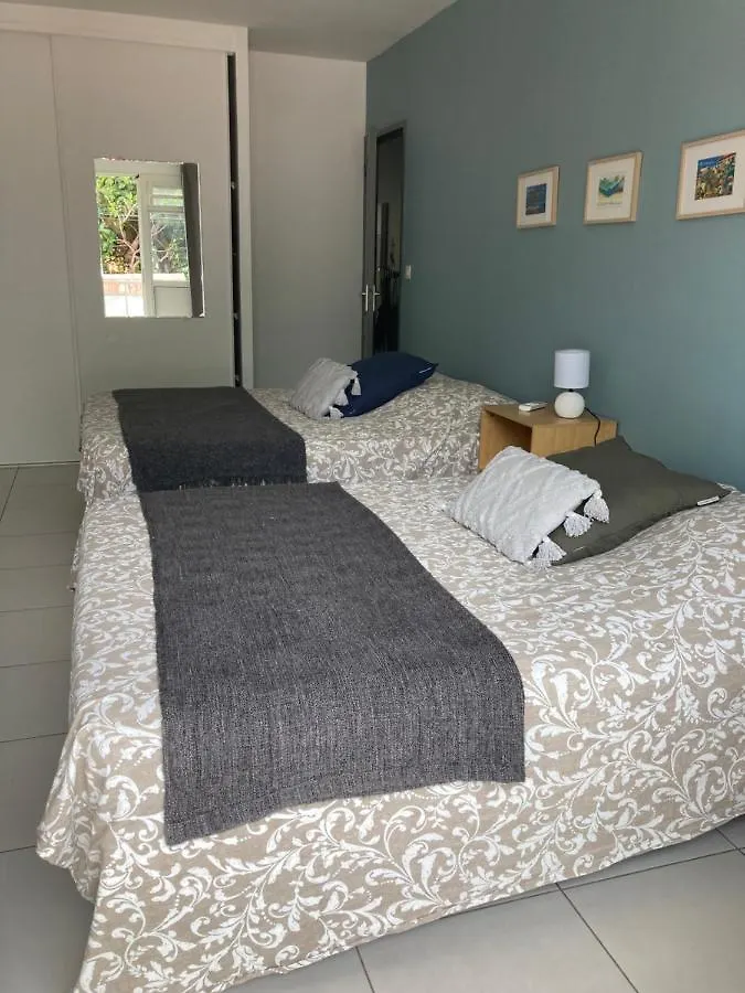 Le Toutapied , Sainte-Anne, Appartement En Plein Centre